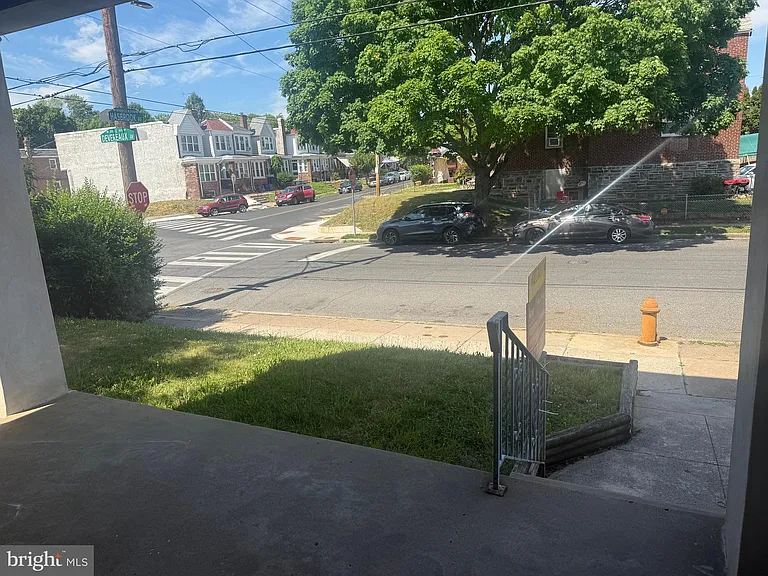 300 Devereaux Ave — Photo 18