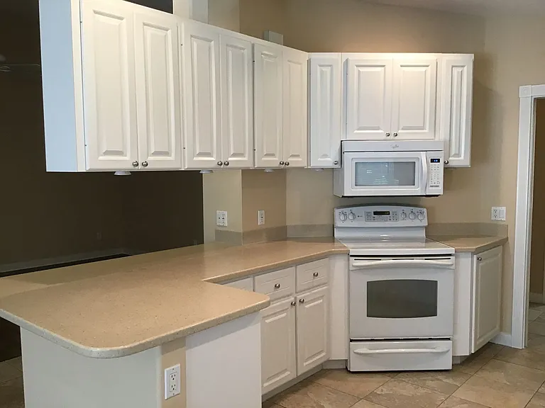 11824 Delfina Ln — Photo 9