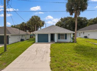 241 12th St SW, Vero Beach, FL 32962