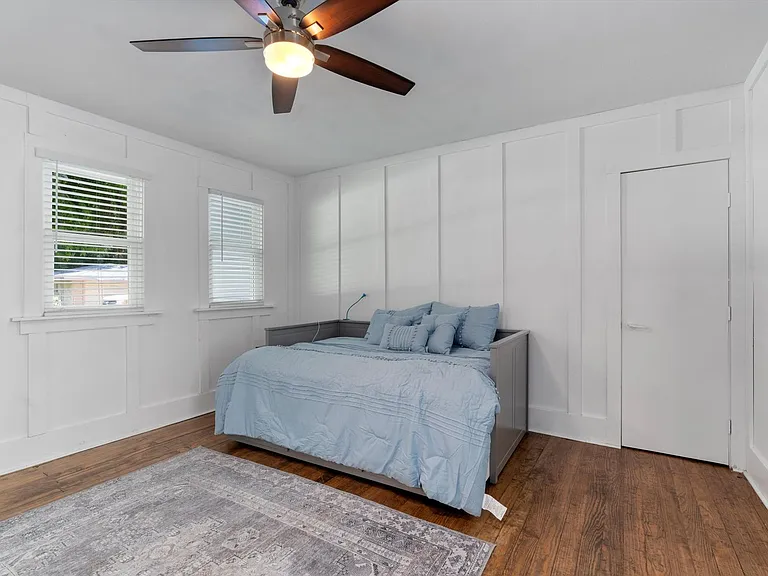 308 Alva St — Photo 22