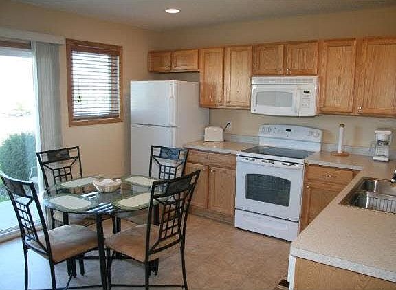 3rd image of 4946 Evergreen Drive N