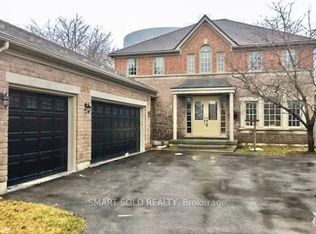 704 Foxcroft Blvd, Newmarket, ON L3X1N2