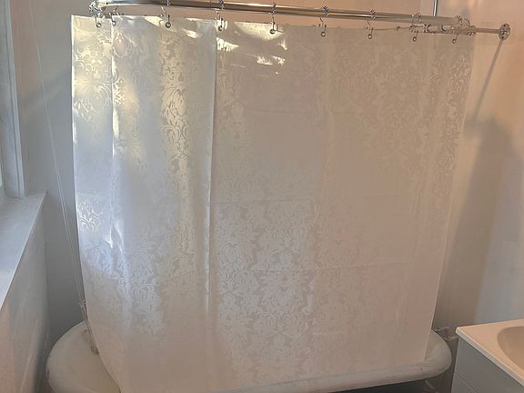 2nd image of 383 Moodus Rd