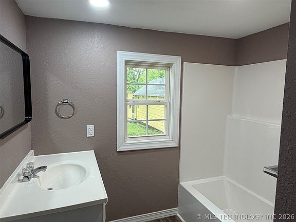 5th image of 307 N Foreman St