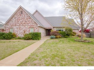 2740 Claremont Dr, Bartlesville, OK 74006