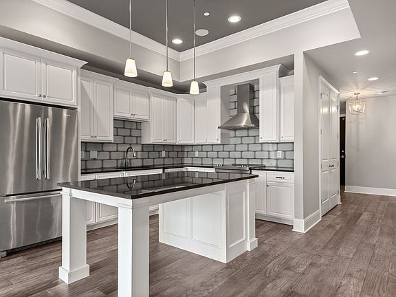 3rd image of 1024 Club View Dr Unit E302