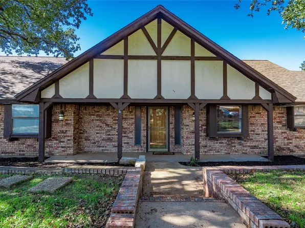 1201 W David Ave, Decatur, TX 76234