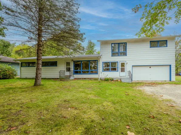 7193 Little Paw Paw Lake Rd, Coloma, MI 49038