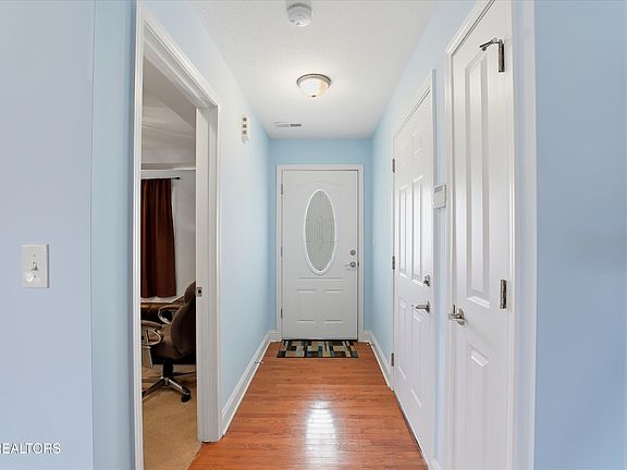 5th image of 7536 Silveredge Rd