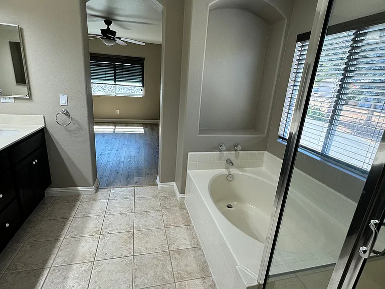 primary ensuite bathroom