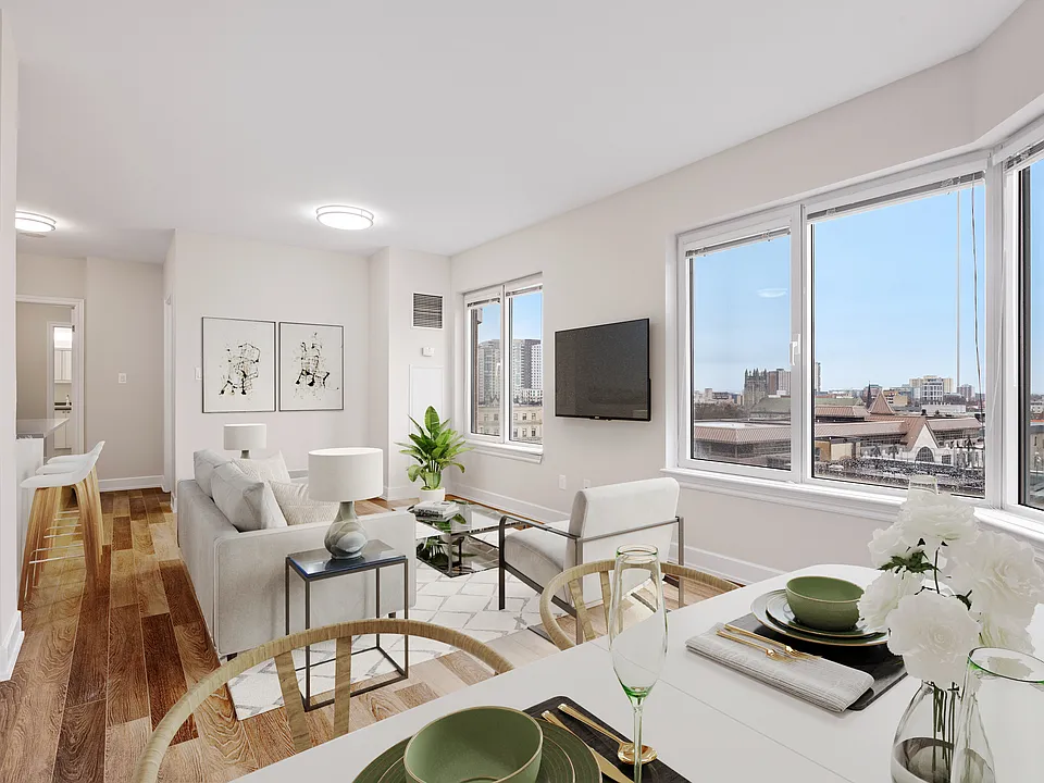 50 Laurier Ave E