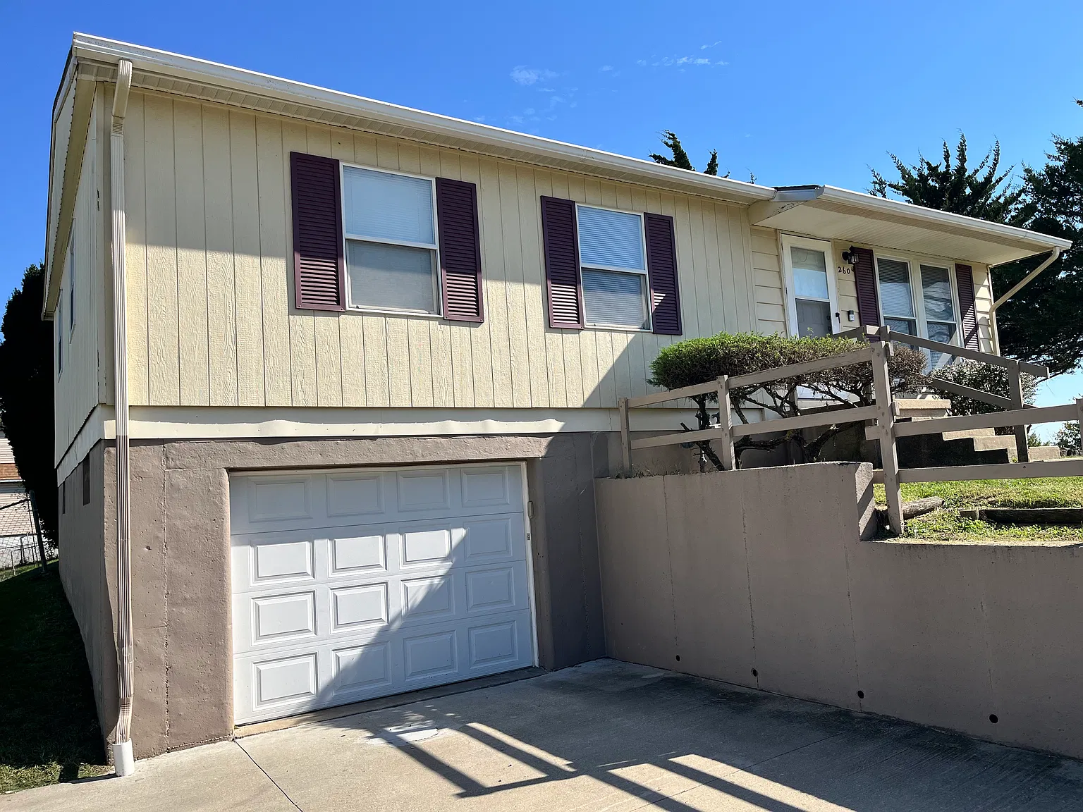 3 bed, $1,500 — Photo 2
