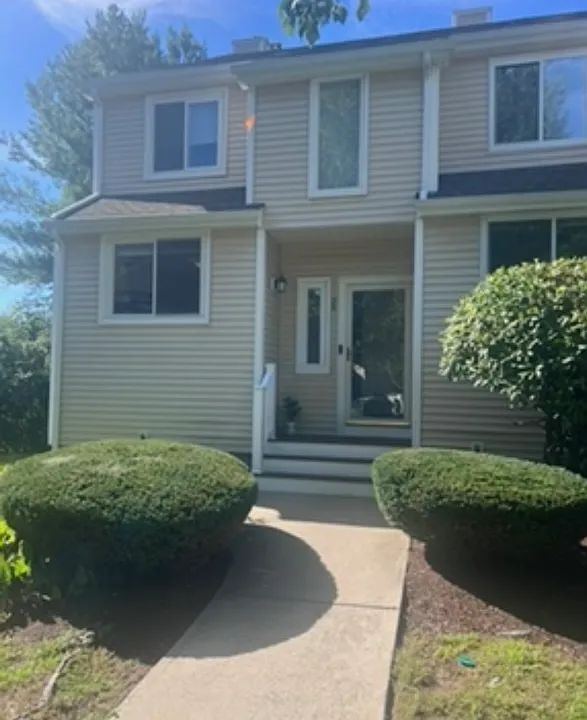 38 Gaslight Ln