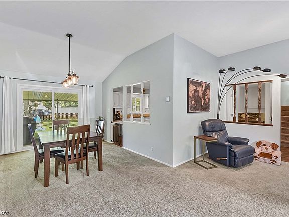 3rd image of 27150 Limpert Ln
