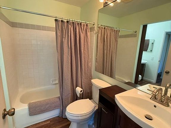 5th image of 480 Kenolio Rd APT 27-202