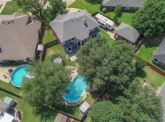 3rd image of 2315 Richmond Cir
