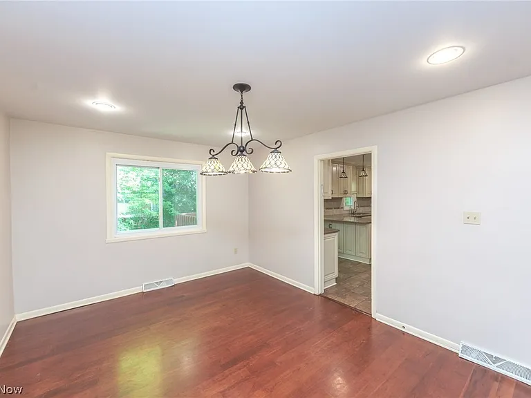23721 Greenlawn Ave — Photo 6
