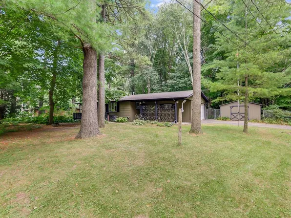 842 Hillside LANE, Mishicot, WI 54228