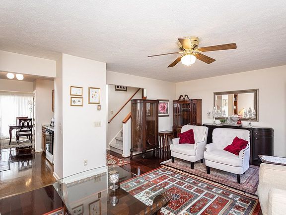 5th image of 1214 Goldfinch Dr