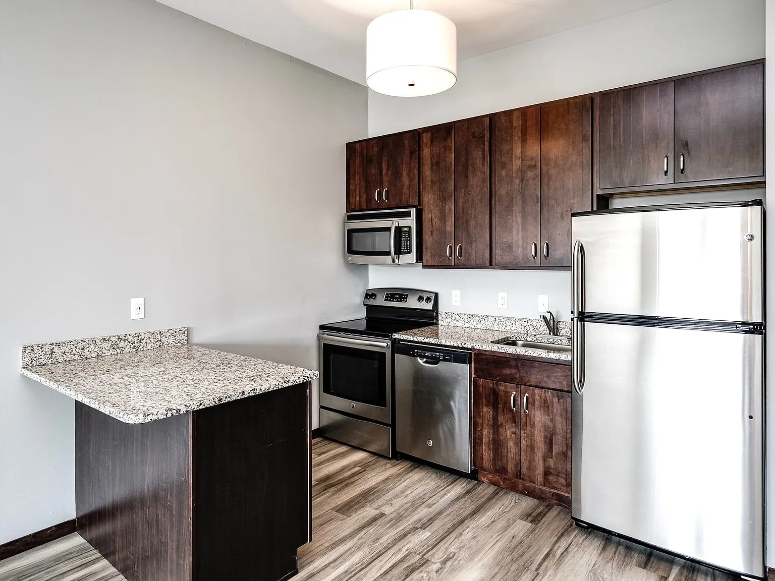 1501 Jackson — Photo 1