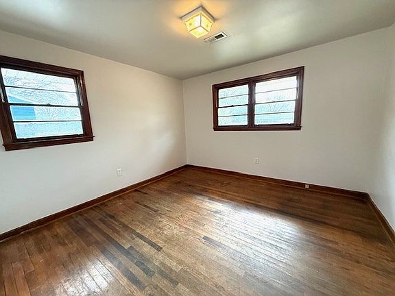 5th image of 501 Corning St