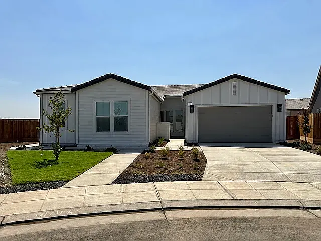 950 W Wayfarer Ln — Photo 1