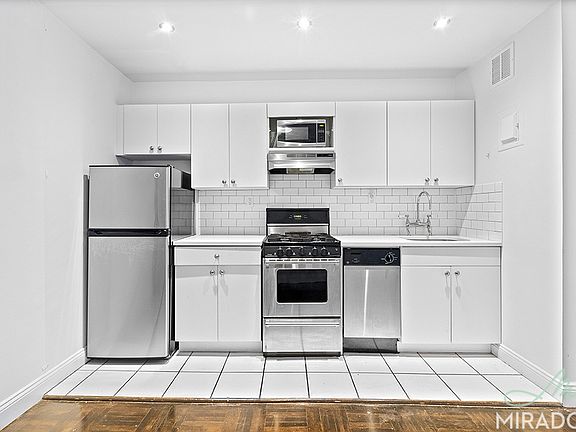 4th image of 255 W 14th St APT 5J