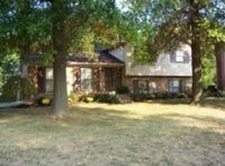 4607 Dannywood Rd, Saint Regis Park, KY 40220