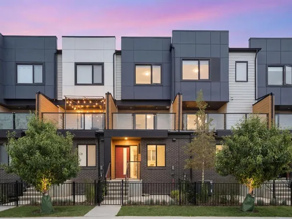 8528 S 21st Ave SE, Calgary, AB T2B 0B5