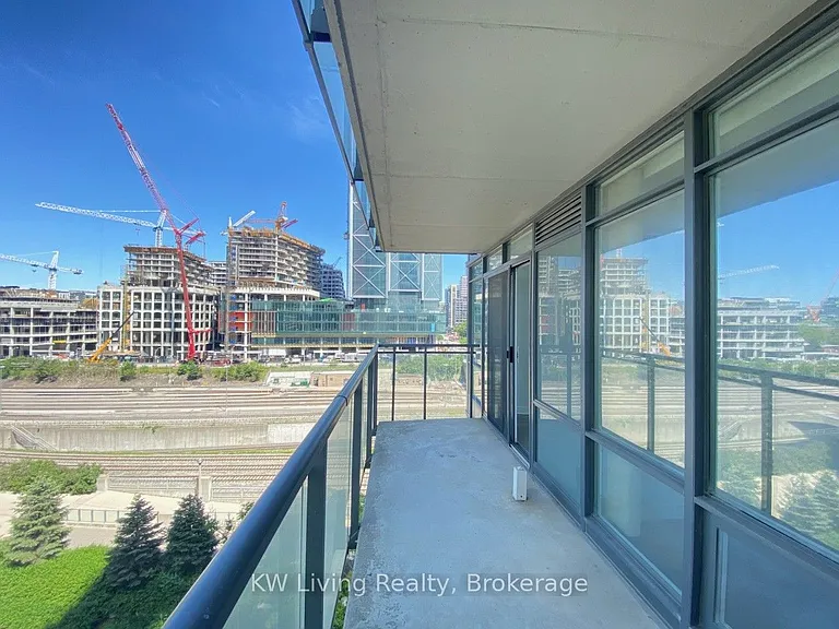 4K Spadina Ave #702 — Photo 23
