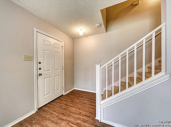 3rd image of 414 Stone Creek Dr