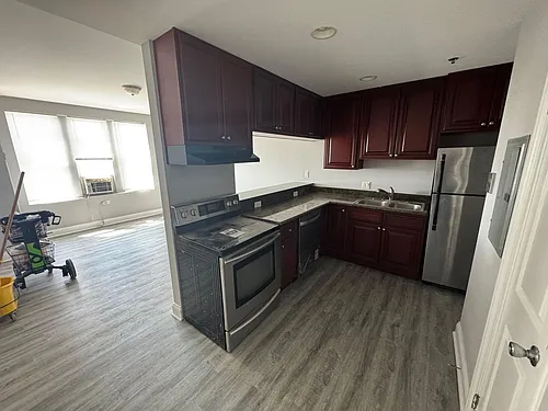10 N Sheridan Rd. Photo 1