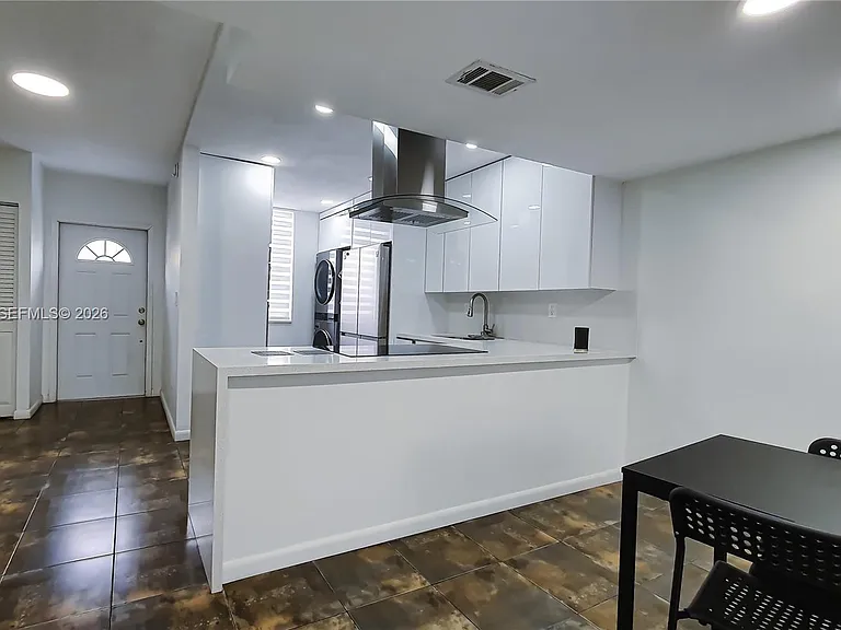 1655 NE 115th St #28B — Photo 4