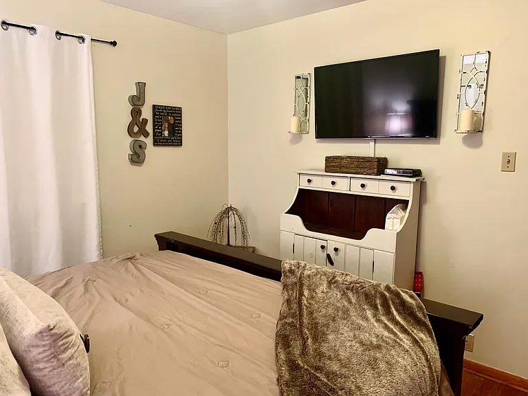 1655 E Sanders Second Ave — Photo 6