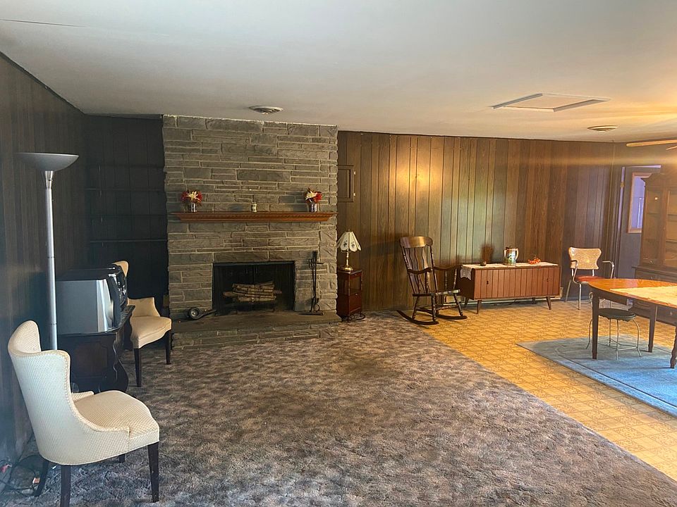 2nd image of 502 Deerwood Rd