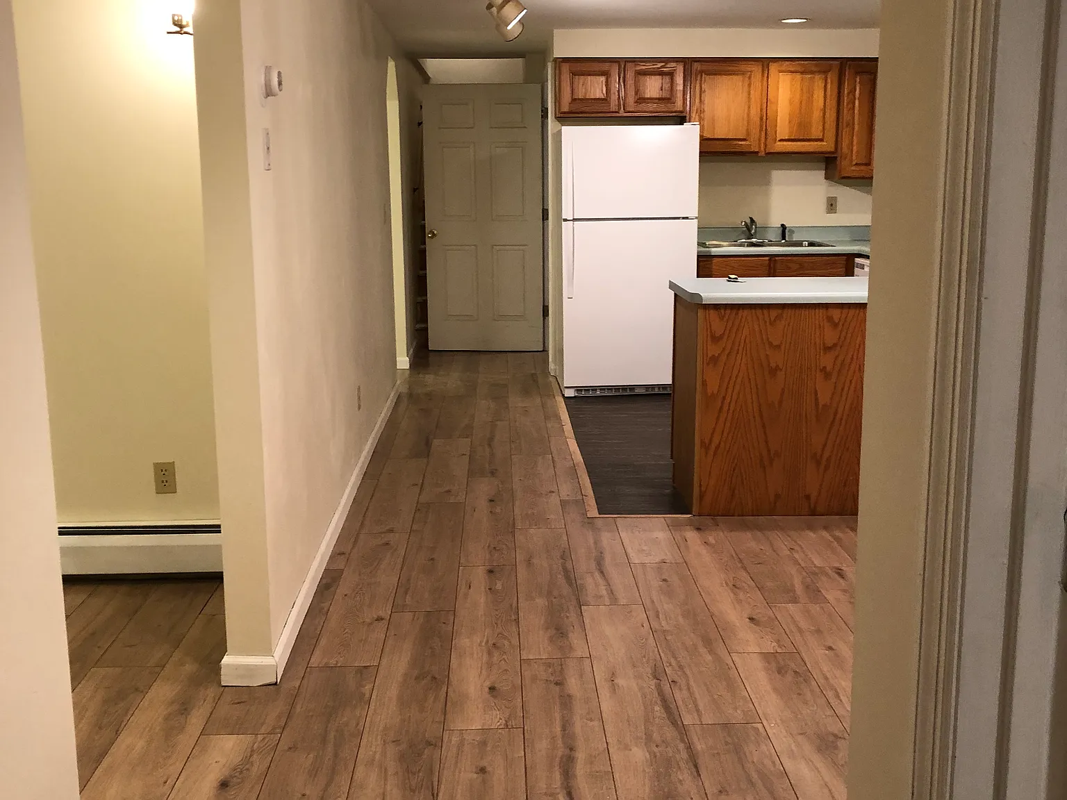 3 bed, 1000 sqft, $1,750 — Photo 2