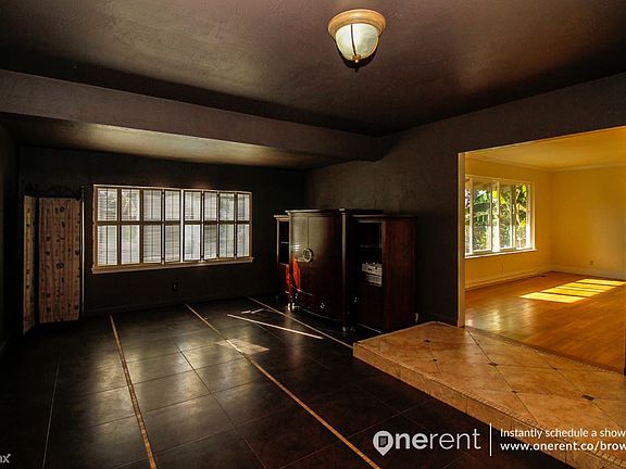 3rd image of 3219 Percivale Dr