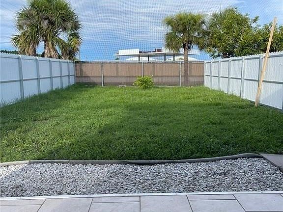 3rd image of 2505 SE 16th Pl APT 1
