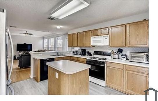 4th image of 701 Tealwood Dr