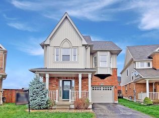 33 Decourcy Ireland Cir, Ajax, ON L1T 0K6