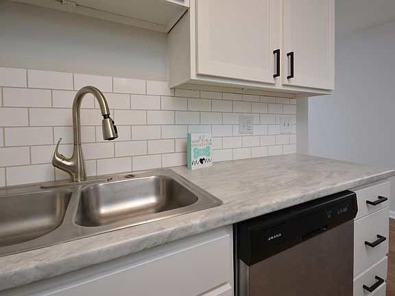 5th image of 206 S Scientific St #206