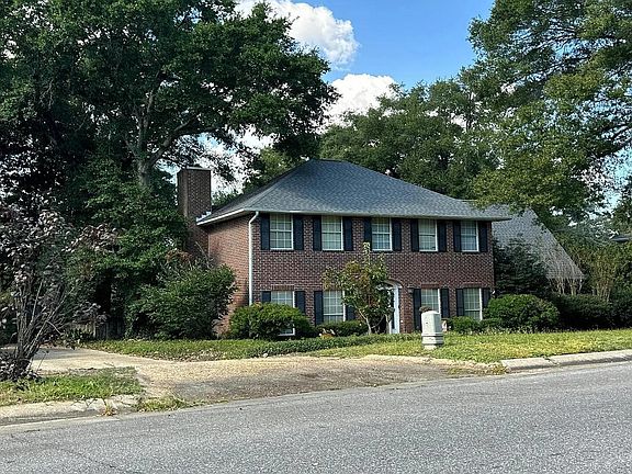 2nd image of 4025 Connell Dr