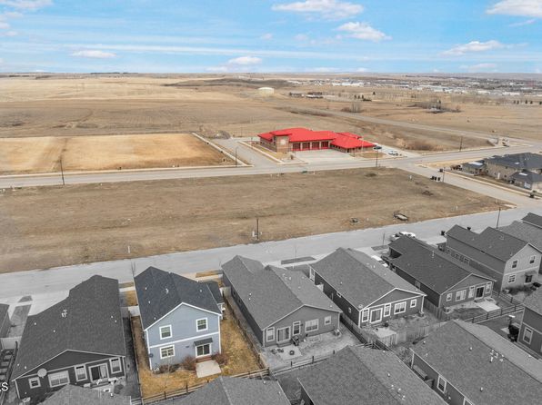 3321 36th St W, Williston, ND 58801