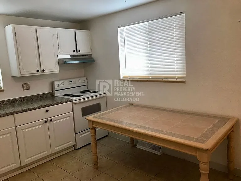 13626 E 13th Pl — Photo 7