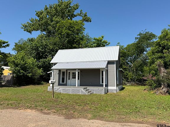4th image of 206 Live Oak St