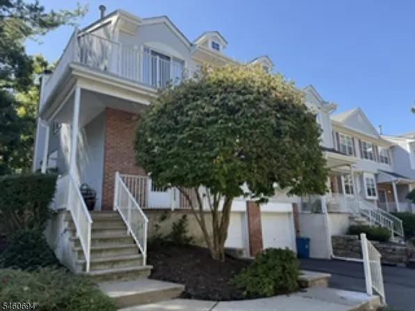 27 Birch Ter, Mount Arlington Boro, NJ 07856