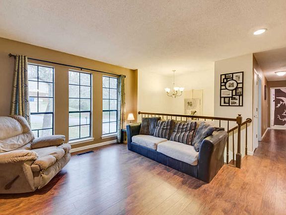 3rd image of 8409 Dunnhill Ln