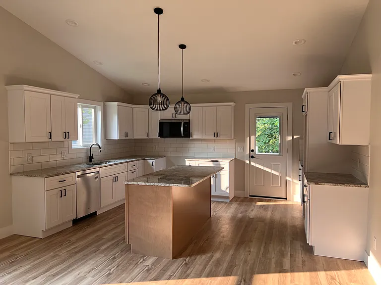 1092 Birmley Estates Dr — Photo 2