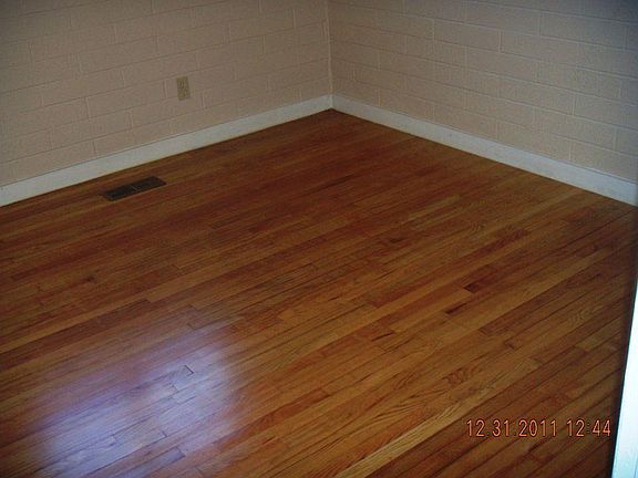 4th image of 665 S Lake St APT 1