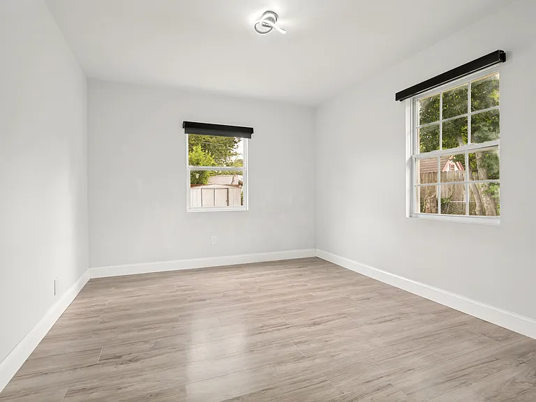 1301 Cardinal St — Photo 18